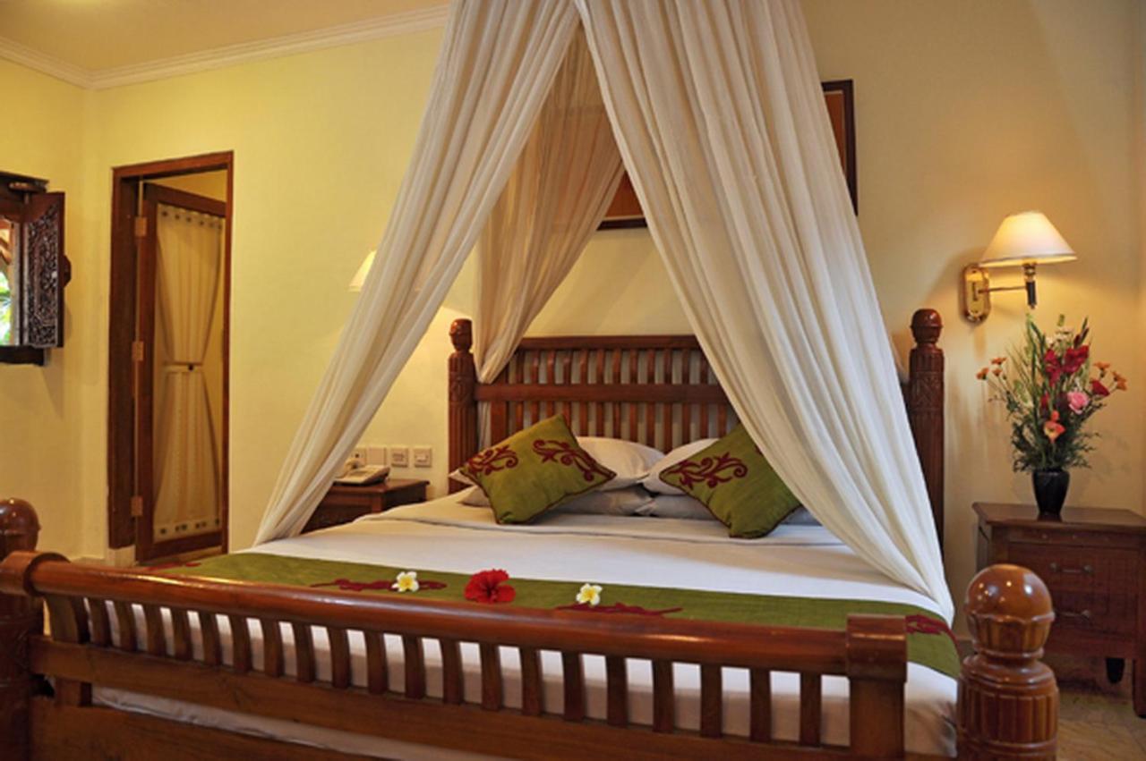 Puri Dewa Bharata Hotel & Villas Legian  Exterior photo