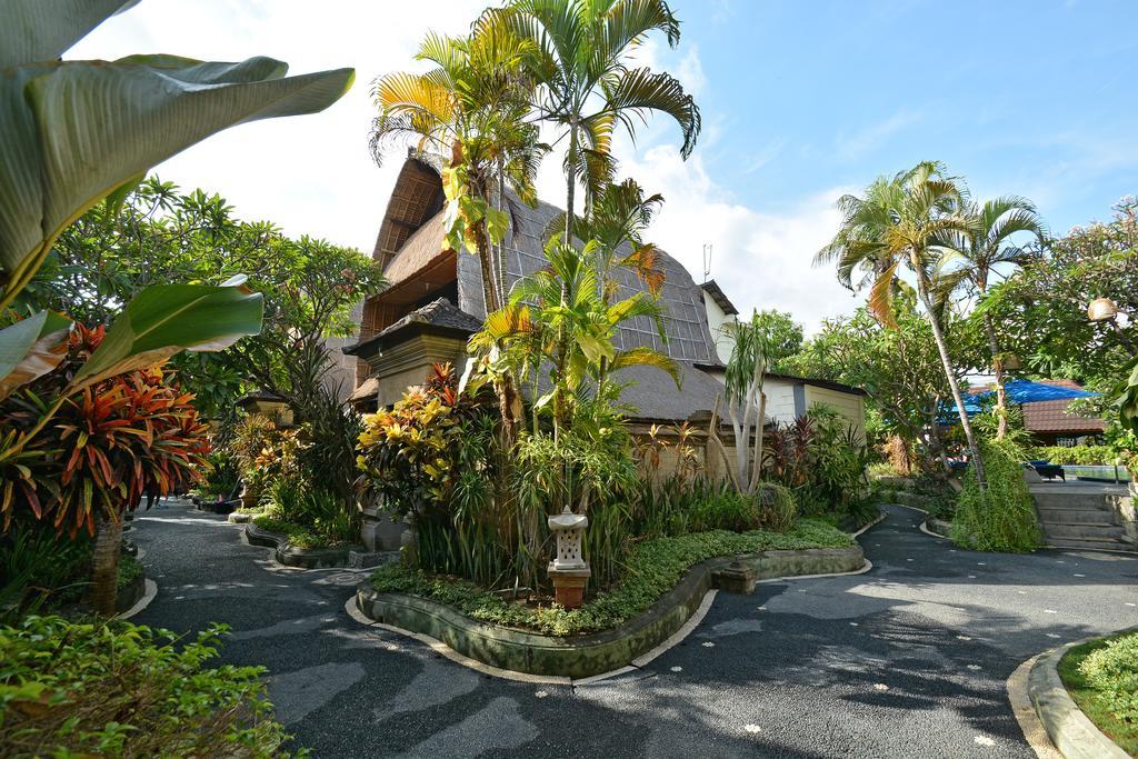 Puri Dewa Bharata Hotel & Villas Legian  Exterior photo